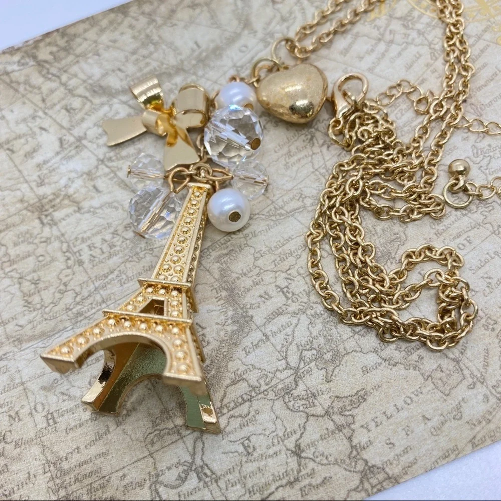 N/A eiffel tower